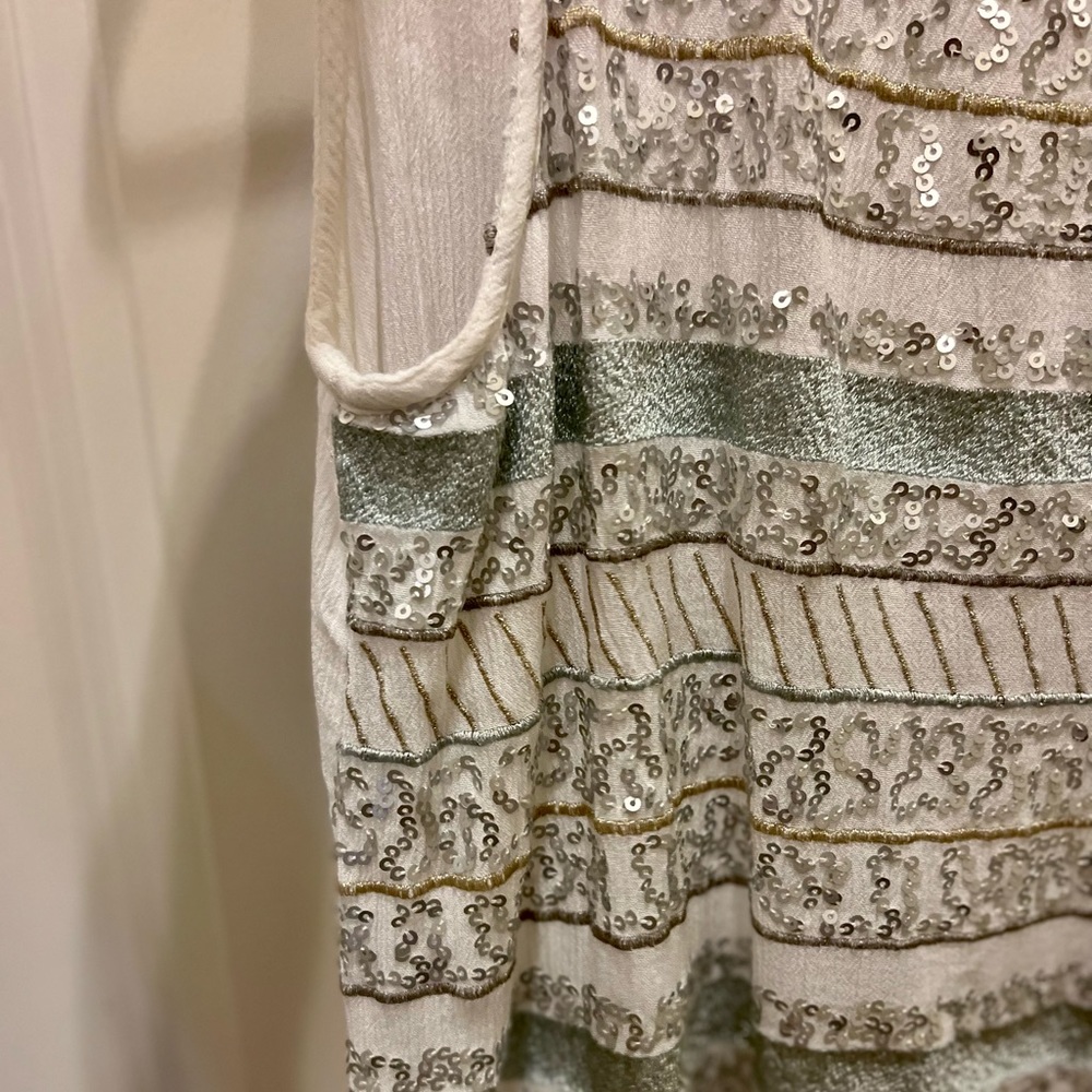 Abercrombie & Fitch Sequin Embroidered Tank Top - Picture 7 of 15